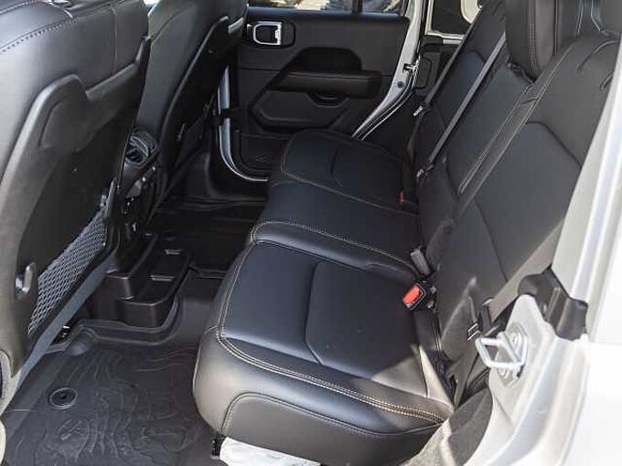 Jeep Wrangler Sahara 2.0l SILVERSTAR