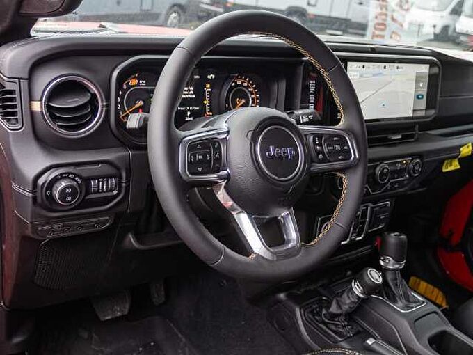 Jeep Wrangler Sahara 2.0l BLACK&RED