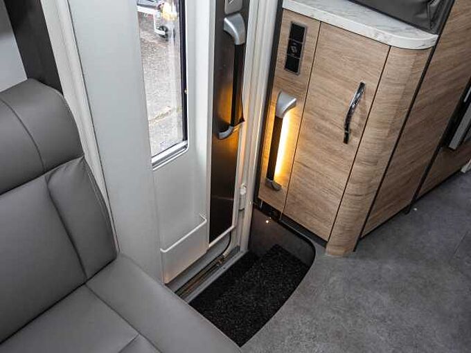 Dethleffs XXL A 9000-2 HUBSTÜTZEN NP 285.000€