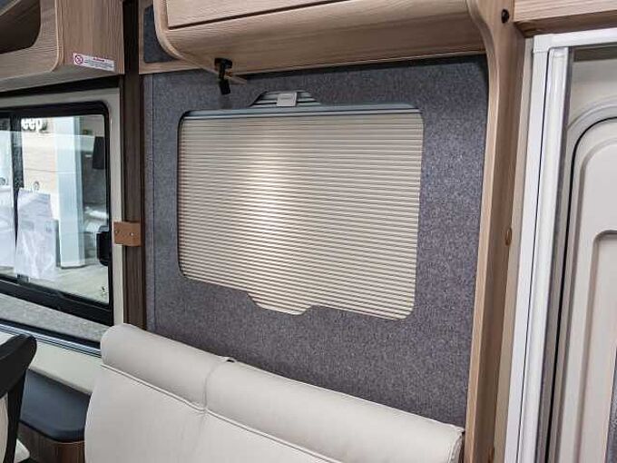 Eura Mobil Integra Line GT - Mercedes IL726EF BLACKLINE 