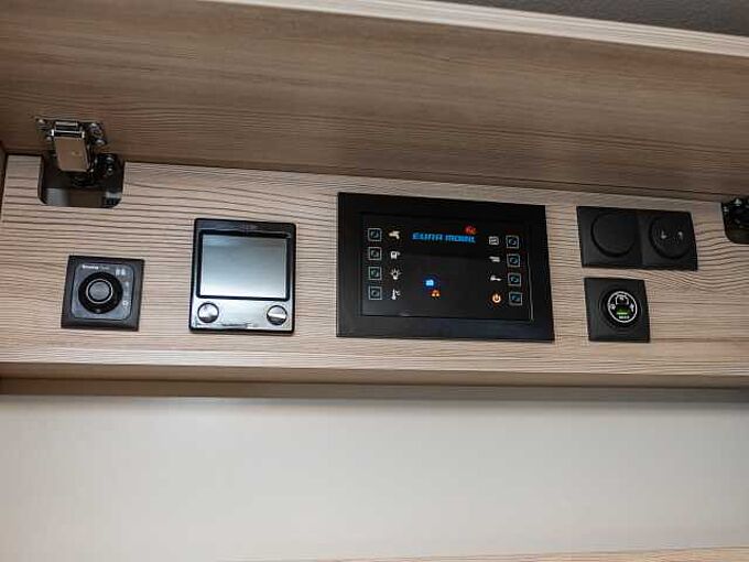 Eura Mobil Integra Line GT - Mercedes IL726EF BLACKLINE 