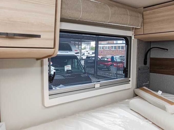 Eura Mobil Integra Line GT - Mercedes IL726EF BLACKLINE 