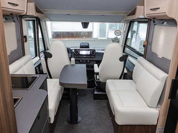 Eura Mobil Integra Line GT - Mercedes IL726EF BLACKLINE 