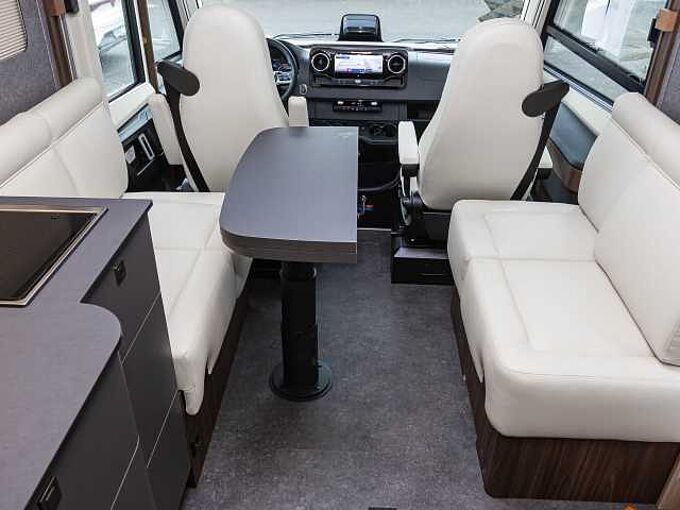 Eura Mobil Integra Line GT - Mercedes IL726EF BLACKLINE 