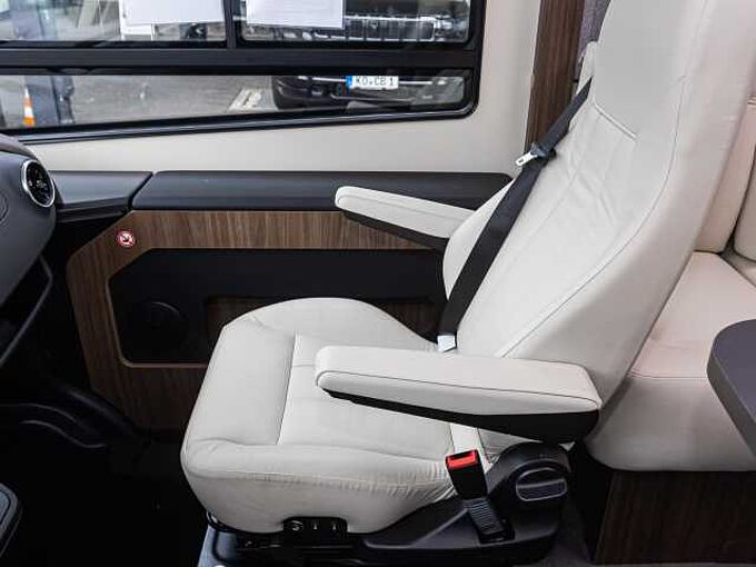 Eura Mobil Integra Line GT - Mercedes IL726EF BLACKLINE 