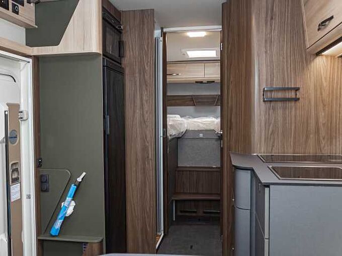 Eura Mobil Integra Line GT - Mercedes IL726EF BLACKLINE 