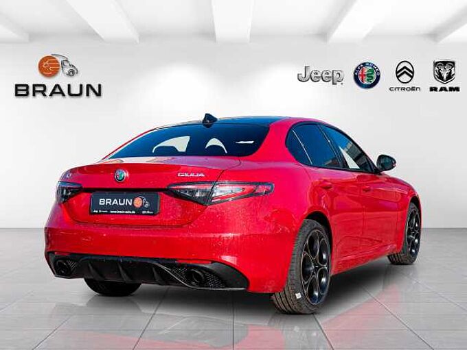 Alfa Romeo Giulia 2.0 16V AT8-Q4 INTENSA Panorama