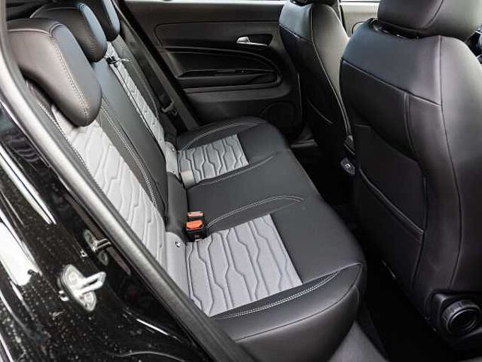 Jeep Avenger 1.2 48V 4xe Hybrid eAWD Upland