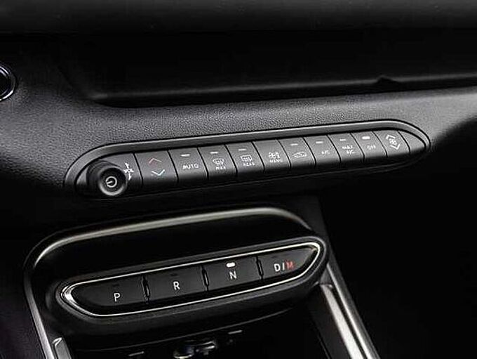 Jeep Avenger 1.2 48V 4xe Hybrid eAWD Upland