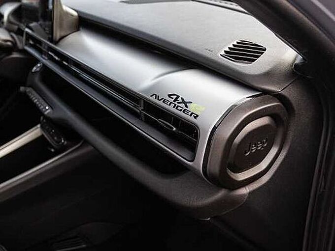 Jeep Avenger 1.2 48V 4xe Hybrid eAWD Upland