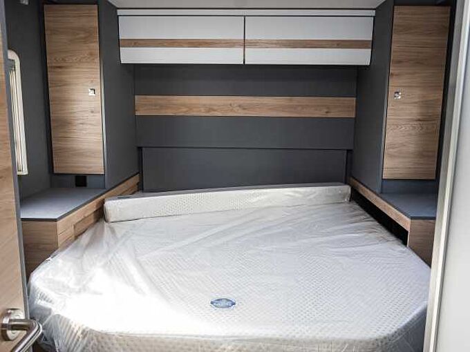 Dethleffs Just Camp T 7052 DBM Hubbett 