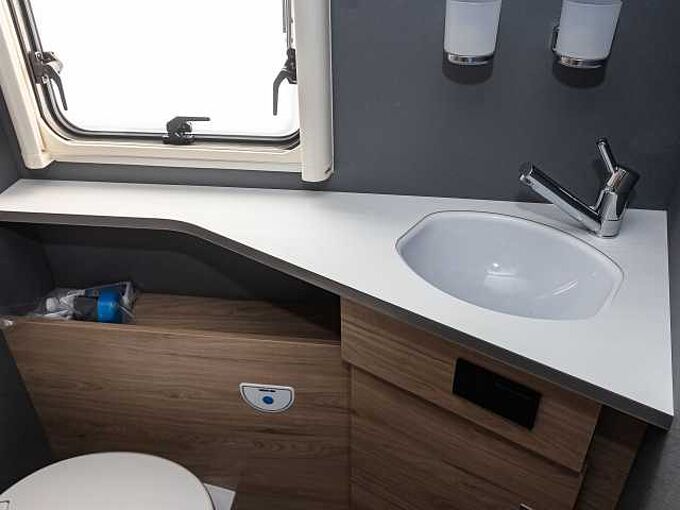 Dethleffs Just Camp T 7052 DBM Hubbett 