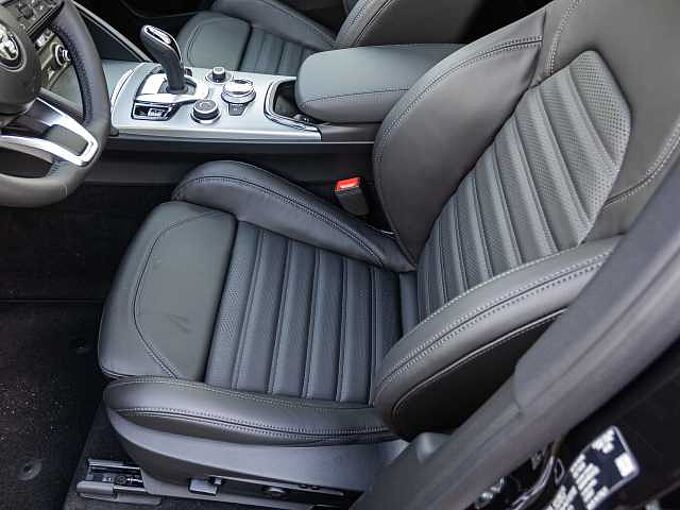 Alfa Romeo Stelvio 2.0 16V Turbo AT8-Q4 Veloce