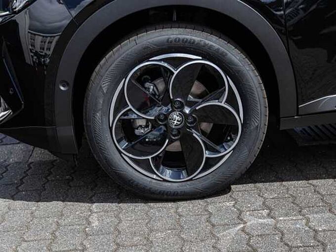 Alfa Romeo Junior ELETTRICA SPECIALE  115 KW (156 PS)