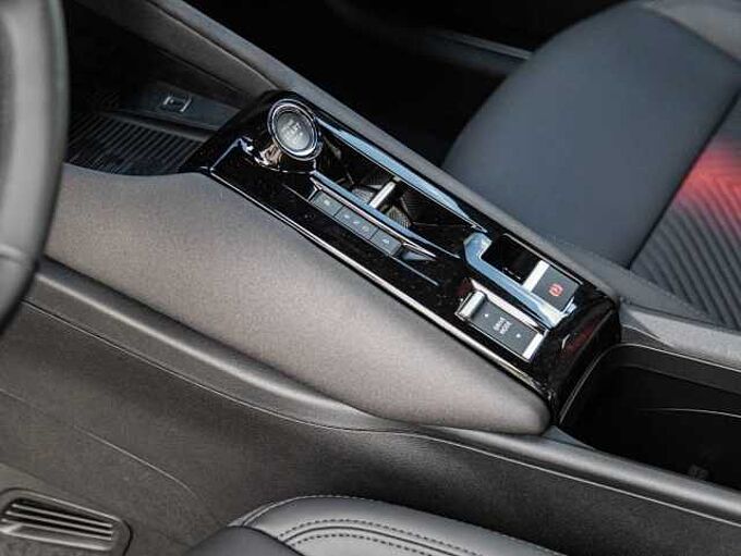 Alfa Romeo Junior ELETTRICA SPECIALE  115 KW (156 PS)