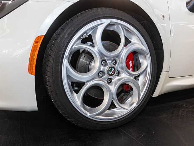 Alfa Romeo 4C 1.8 TBi Coup&eacute;  NUR 4107km!