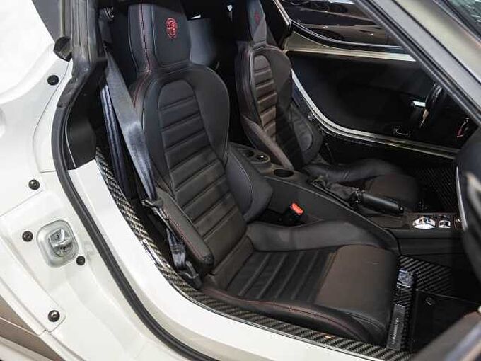 Alfa Romeo 4C 1.8 TBi Coup&eacute;  NUR 4107km!