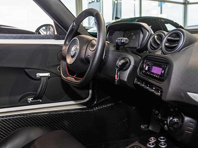 Alfa Romeo 4C 1.8 TBi Coup&eacute;  NUR 4107km!