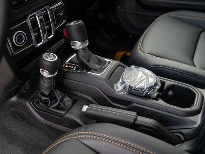 Jeep Wrangler MY25 Sahara 2.0l T-GDI Unlimited