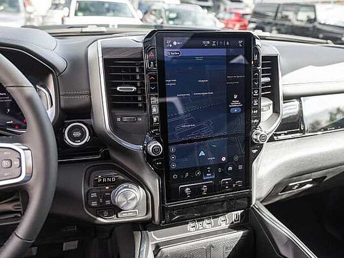 Dodge RAM 1500 Laramie Night Premium LPG