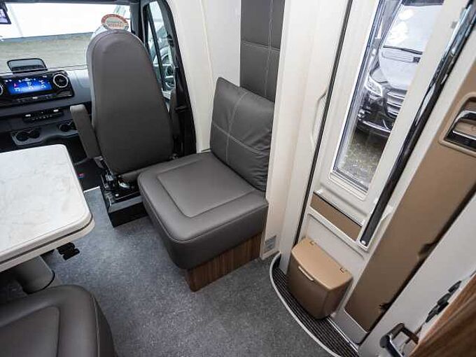 Eura Mobil Contura 766 EB Comfort Leder
