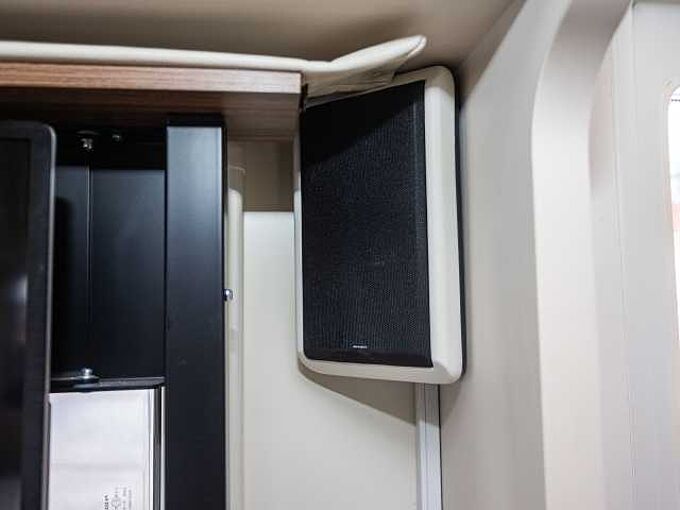 Eura Mobil Integra 890 QB ALKO HUBST&Uuml;TZEN 2xTV Dachklima