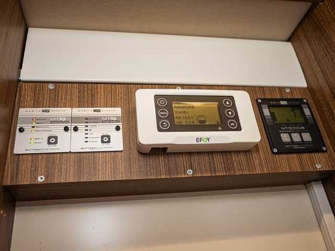 Eura Mobil Integra 890 QB ALKO HUBST&Uuml;TZEN 2xTV Dachklima