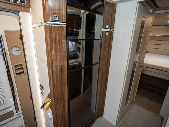 Eura Mobil Integra 890 QB ALKO HUBST&Uuml;TZEN 2xTV Dachklima