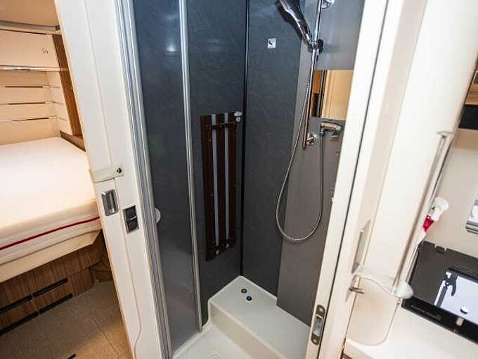 Eura Mobil Integra 890 QB ALKO HUBST&Uuml;TZEN 2xTV Dachklima