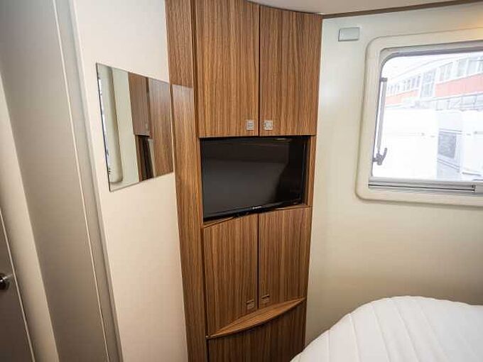 Eura Mobil Integra 890 QB ALKO HUBST&Uuml;TZEN 2xTV Dachklima