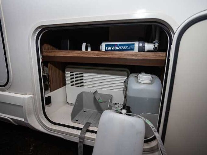 Eura Mobil Integra 890 QB ALKO HUBST&Uuml;TZEN 2xTV Dachklima