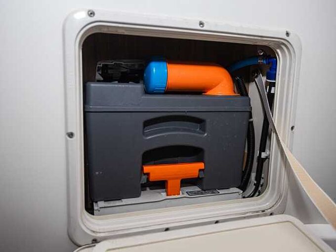 Eura Mobil Integra 890 QB ALKO HUBST&Uuml;TZEN 2xTV Dachklima