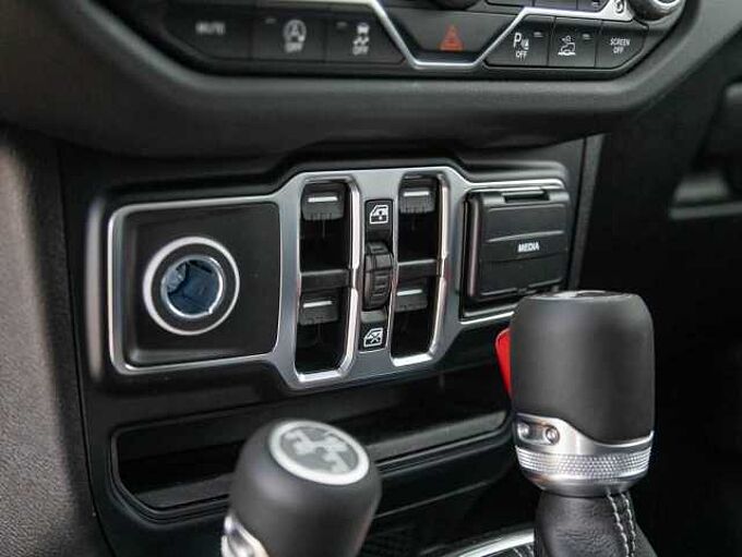 Jeep Wrangler MY25 Sahara 2.0l T-GDI Unlimited