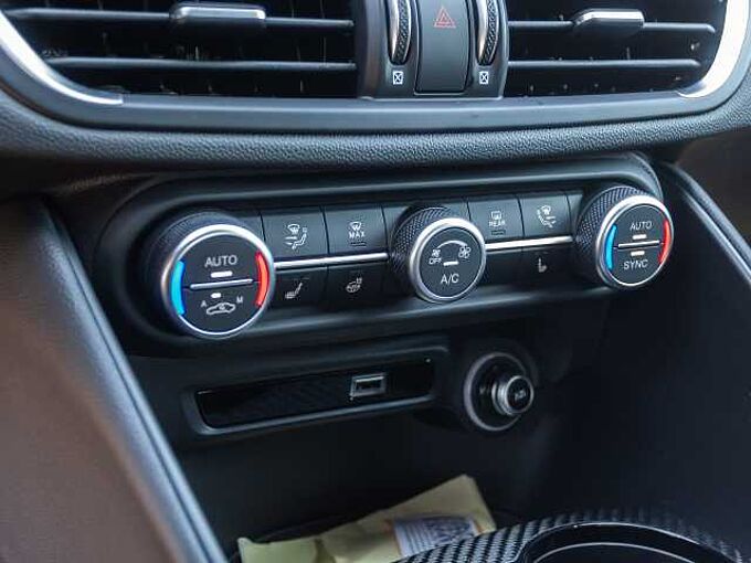 Alfa Romeo Giulia 2.9 V6 Bi-Turbo Quadrifoglio ORO