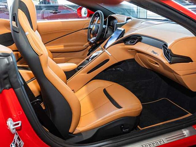 Ferrari Roma Spider Rosso Corsa/Cuoio 