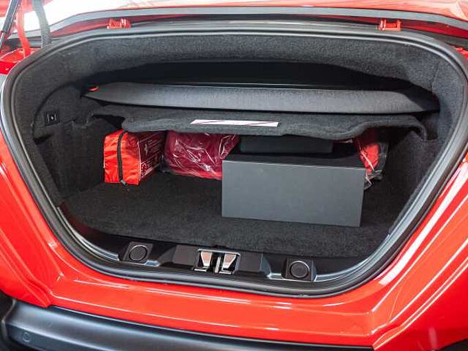 Ferrari Roma Spider Rosso Corsa/Cuoio 