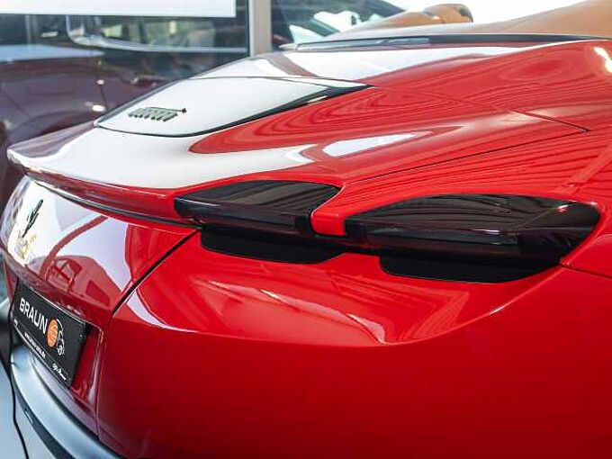 Ferrari Roma Spider Rosso Corsa/Cuoio 