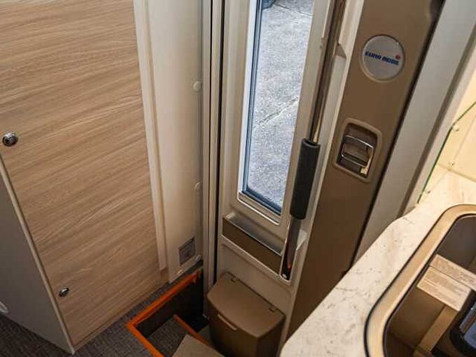 Eura Mobil Activa One 650 HS Automatik MESSEPREIS