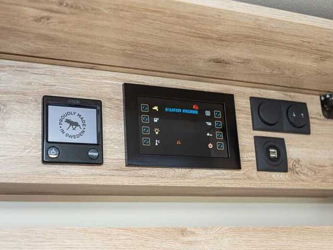 Eura Mobil Integra Line 730 EF MESSEPREIS