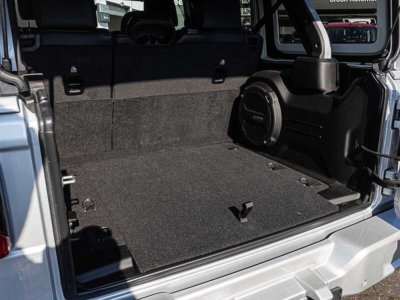 Jeep Wrangler Sahara 2.0l SILVERSTAR