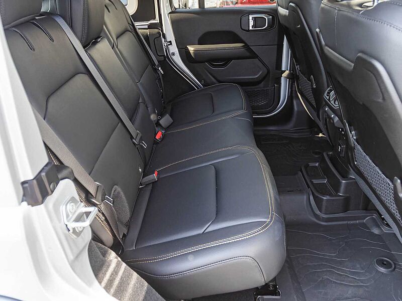 Jeep Wrangler Sahara 2.0l SILVERSTAR