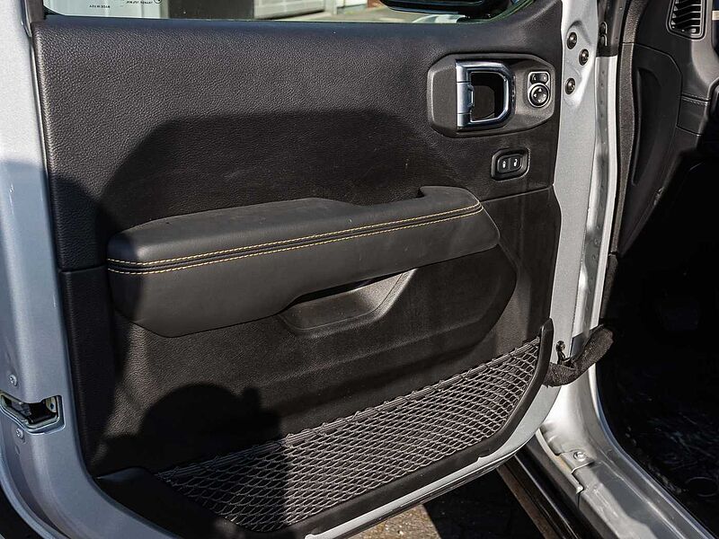 Jeep Wrangler Sahara 2.0l SILVERSTAR