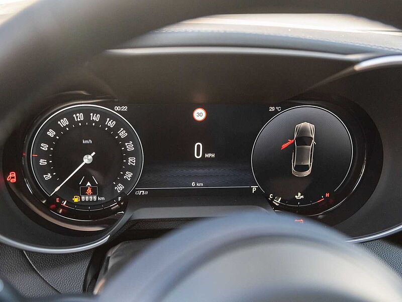 Alfa Romeo Giulia 2.0 Turbo 16V AT8-Q4 Veloce VOLL!