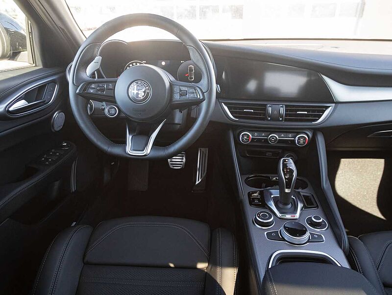 Alfa Romeo Giulia 2.0 Turbo 16V AT8-Q4 Veloce VOLL!