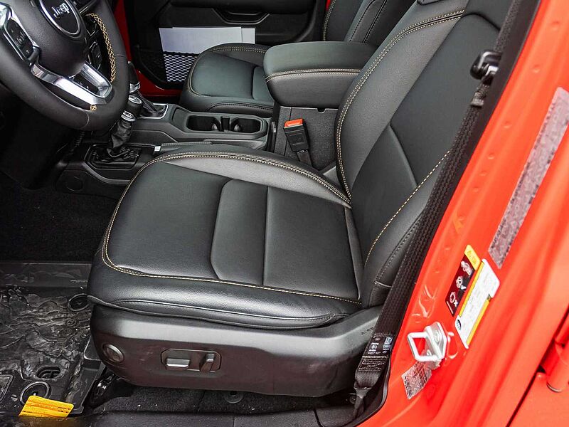 Jeep Wrangler Sahara 2.0l BLACK&RED