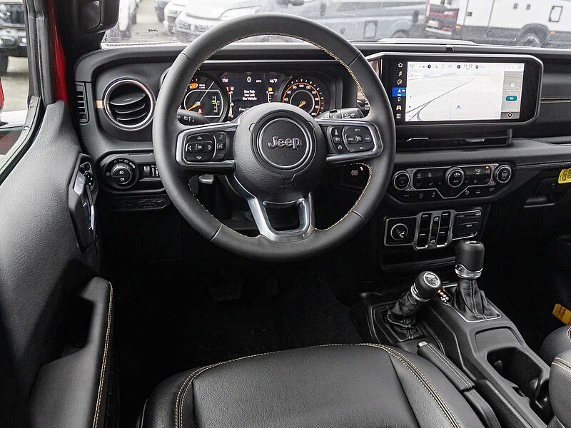 Jeep Wrangler Sahara 2.0l BLACK&RED