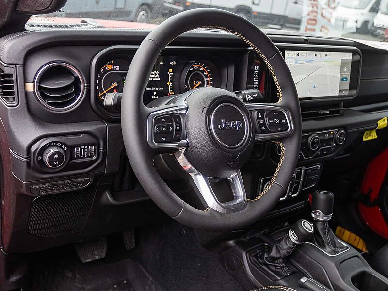 Jeep Wrangler Sahara 2.0l BLACK&RED