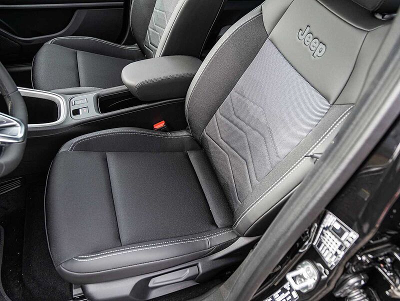 Jeep Avenger 1.2 T3 48V e-Hybrid Automatik Altitude