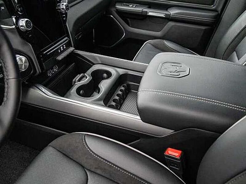 Dodge RAM 1500 Laramie Sport LPG MY25 4x4