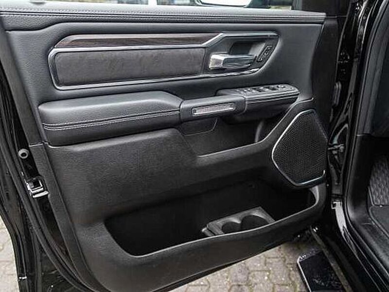 Dodge RAM 1500 Laramie Sport LPG MY25 4x4